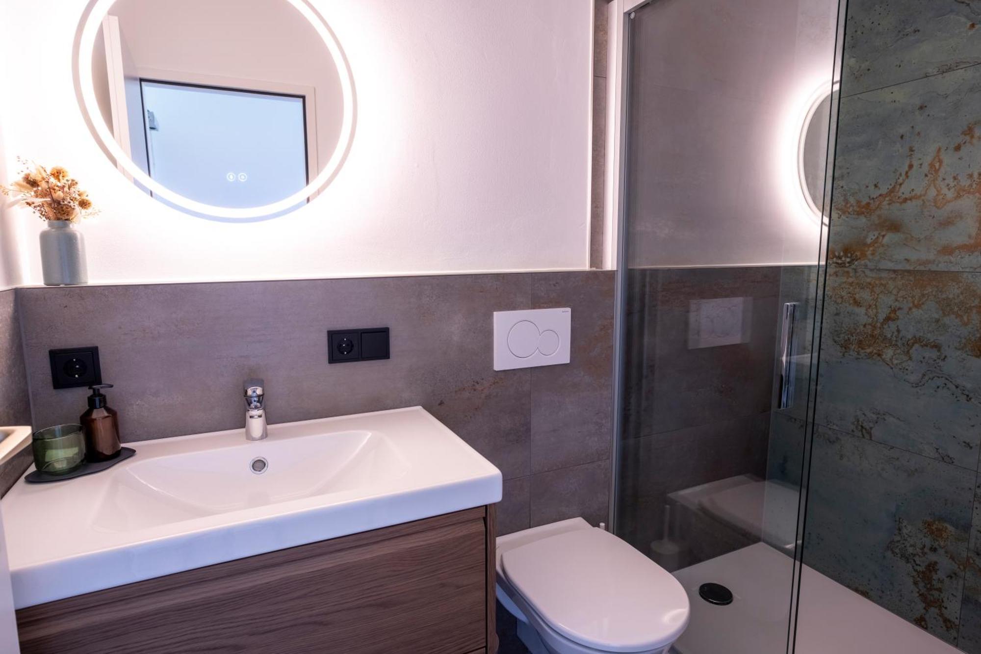 Suite Apartment Modern Getaway - Neu Renoviert - Strobl Am Wolfgangsee Exterior photo